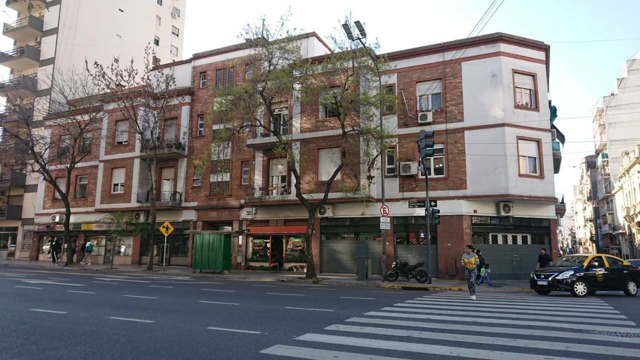 Excelente Departamento Con Balcon A La Calle Sobre Avenida Buenos Aires Esterno foto